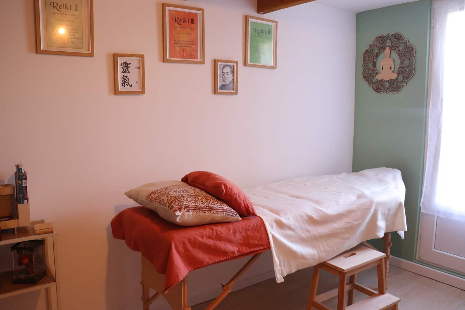 Atmosphère sereine pour soins énergétiques en présentiel – vue 6